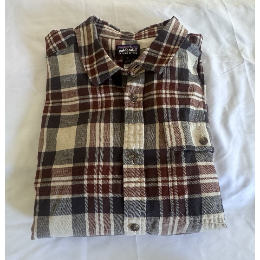 NWOT Patagonia Mens Long Sleeve Organic Cotton Fjord Flannel Plaid Shirt XL